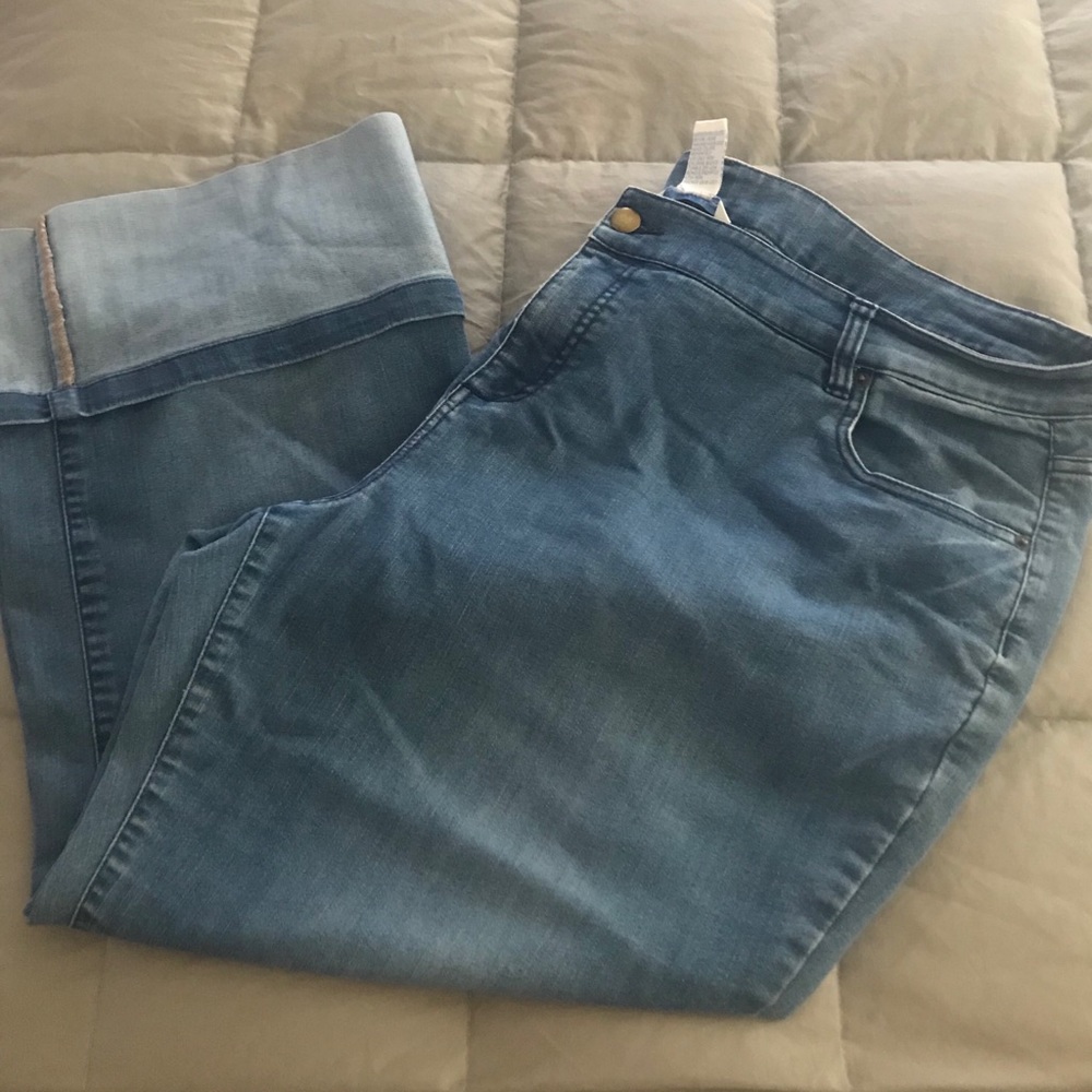 Silhouette cropped jeans